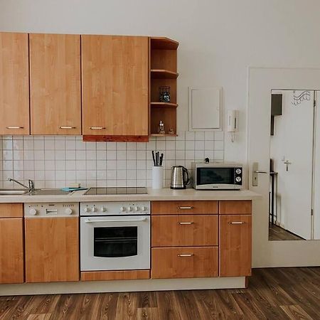 Unser Sonniges Apartment Mit Wlan, Netflix, Xbox Magdeburg Kültér fotó