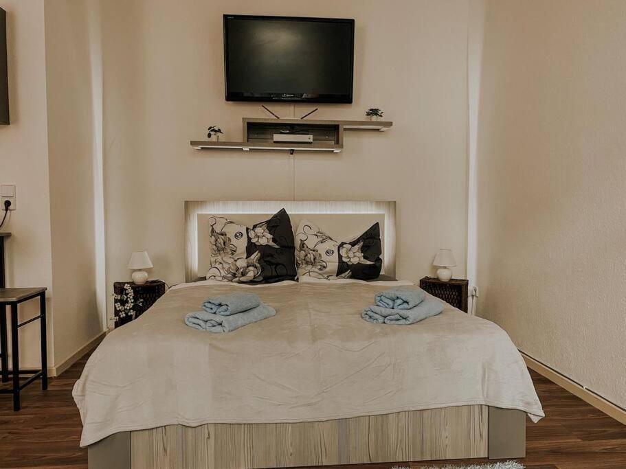 Unser Sonniges Apartment Mit Wlan, Netflix, Xbox Magdeburg Kültér fotó